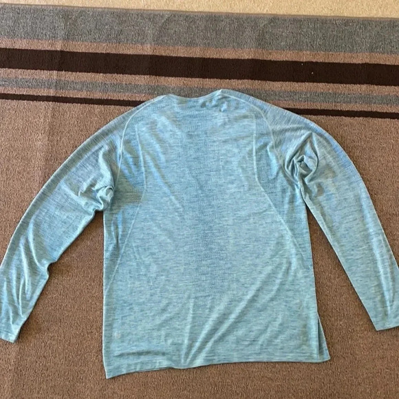 Lululemon metal vent tech - Picture 9 of 17